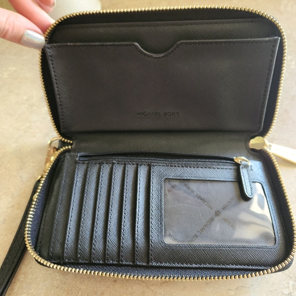 Michael Kors large black tote and matching wallet wristlet - Picture 6 of 16